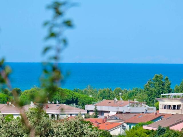 Villa Schiera in vendita a Riccione, Reggio Emilia
