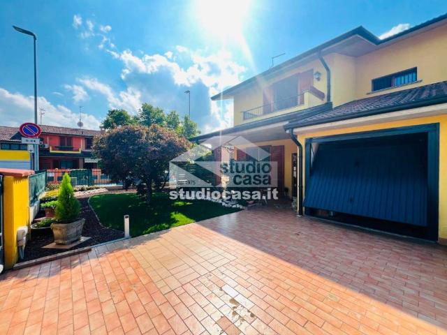 Villa Schiera in vendita a Ricengo, Lombardia