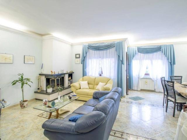 Villa Schiera in vendita a Campoloniano, Rieti