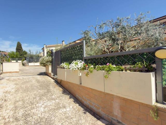 Villa Schiera in vendita a Roma Capitale, Lazio