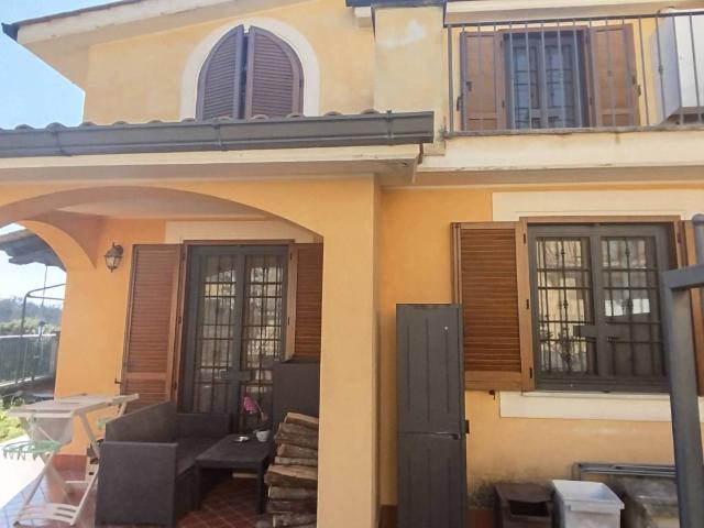 Villa Schiera in vendita a Roma Capitale, Lazio