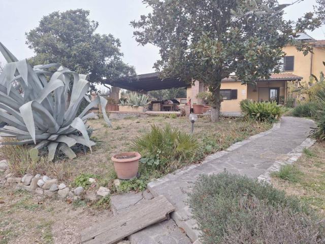 Villa Schiera in vendita a Grotta Rossa, Rimini