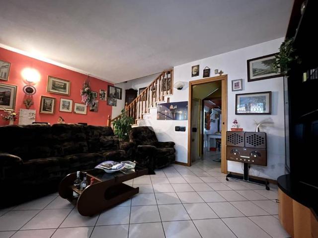 Villa Schiera in vendita a Rimini, Reggio Emilia