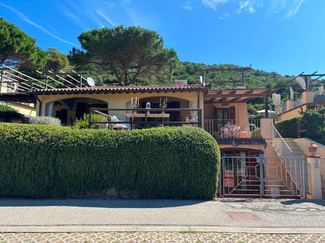 Villa Schiera in vendita a Rio, Toscana