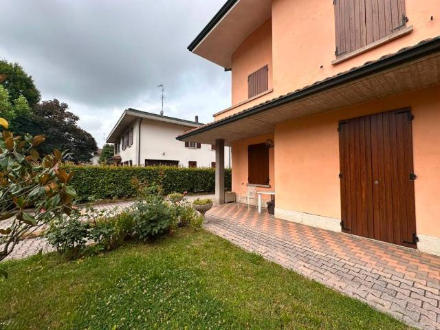 Villa Schiera in vendita a Pianura Reggiana, Re