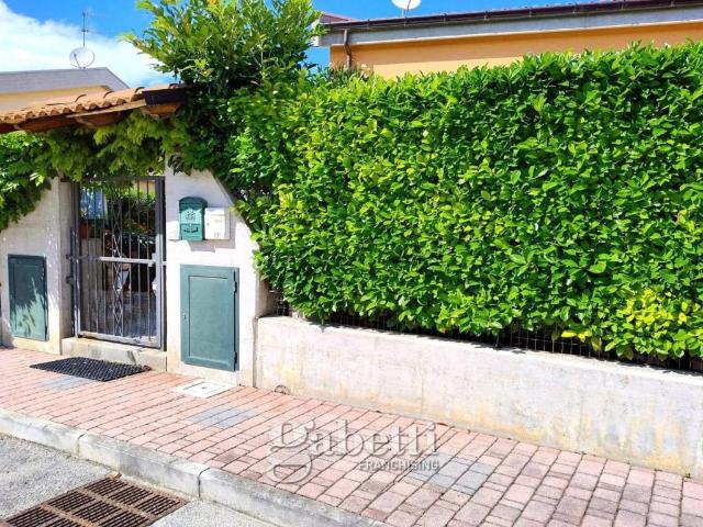 Villa Schiera in vendita a Ripalimosani, Molise