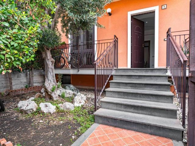 Villa Schiera in vendita a Riposto, Sicilia