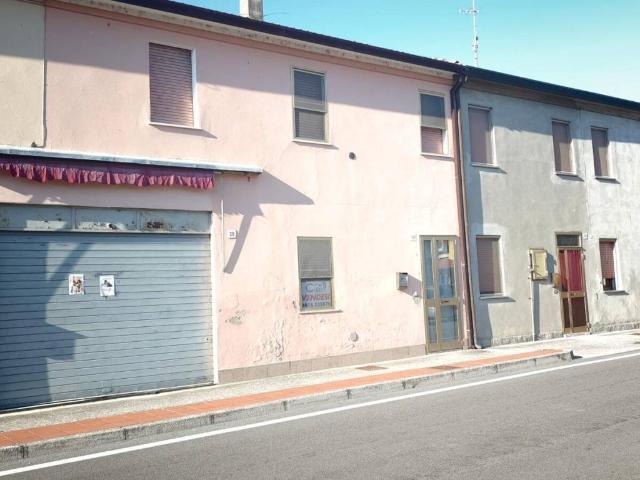 Villa Schiera in vendita a Unione Terre e Fiumi, Berra