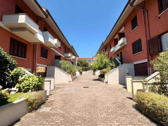 Villa Schiera in vendita a Villaggio Aurora, Piemonte