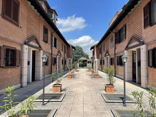Villa Schiera in vendita a Maiasco, Piemonte