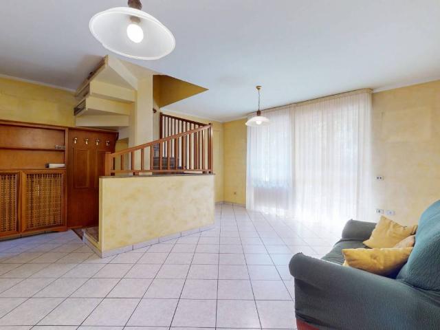 Villa Schiera in vendita a Maiasco, Piemonte