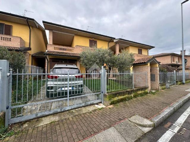 Villa Schiera in vendita a Rivolta D'adda, Lombardia
