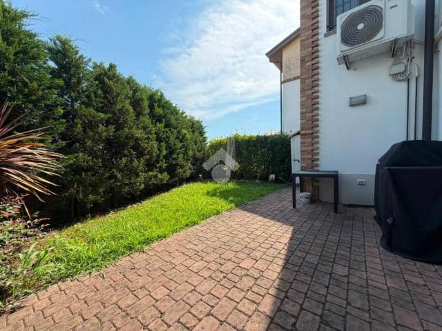Villa Schiera in vendita a Rivolta D'adda, Lombardia