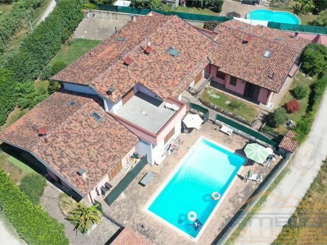 Villa Schiera in vendita a Robbiate, Lombardia