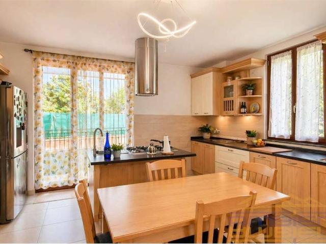 Villa Schiera in vendita a Robbiate, Lombardia