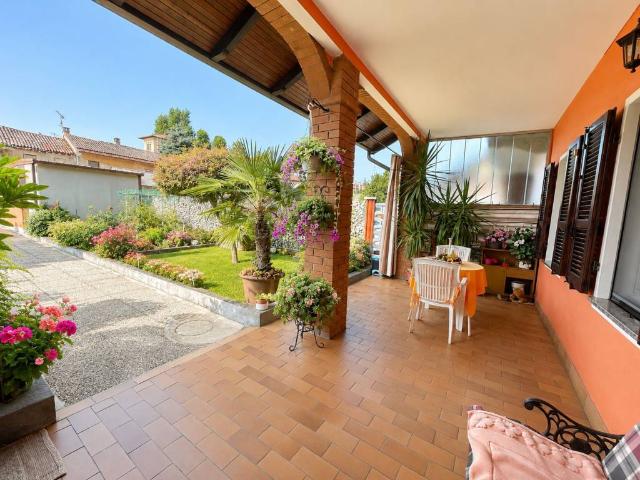 Villa Schiera in vendita a Robbio, Lombardia
