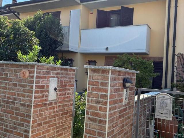 Villa Schiera in vendita a Malvaglio, Robecchetto con Induno