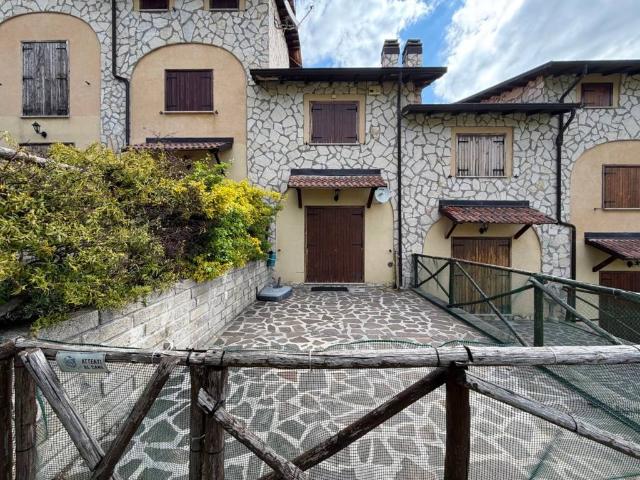 Villa Schiera in vendita a Cerri, Rocca Di Cambio