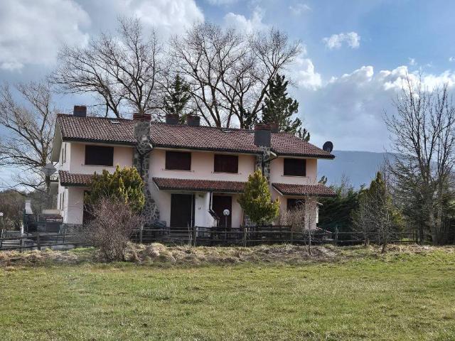 Villa Schiera in vendita a Rocca Di Mezzo, Abruzzo