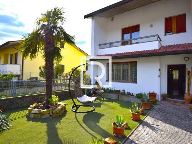 Villa Schiera in vendita a Unione di Comuni della Romagna Forlivese, Rocca San Casciano