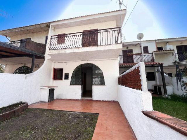 Villa Schiera in vendita a Roccagloriosa, Campania