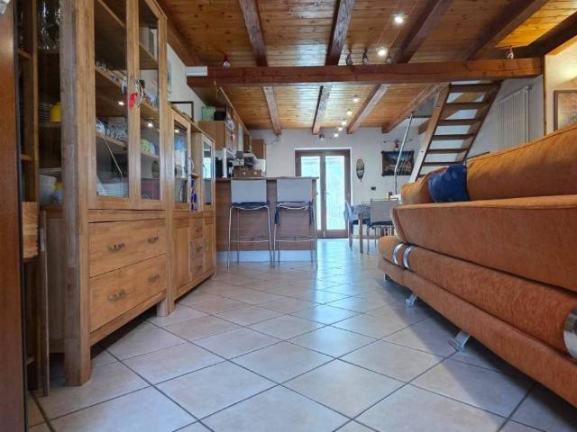 Villa Schiera in vendita a Roisan, Aosta