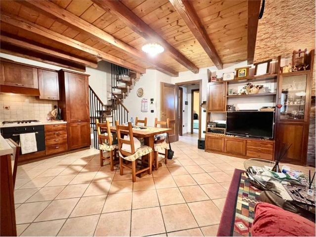 Villa Schiera in vendita a Roisan, Aosta