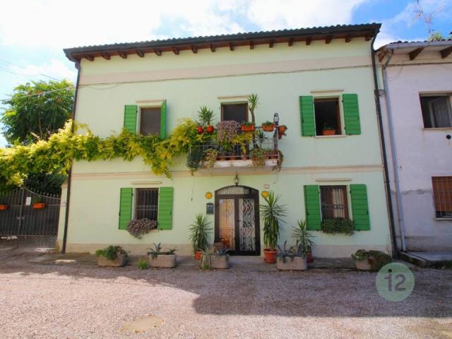 Villa Schiera in vendita a Rolo, Reggio nell'Emilia