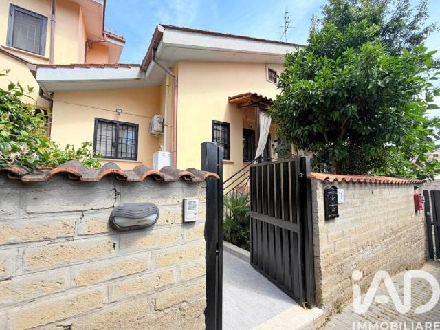 Villa Schiera in vendita a Casal Bernocchi, Roma Capitale