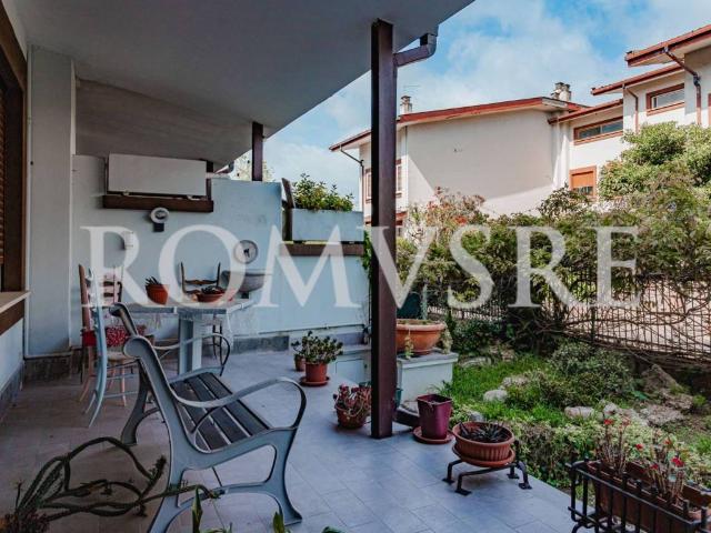 Villa Schiera in vendita a Acilia Sud, Roma