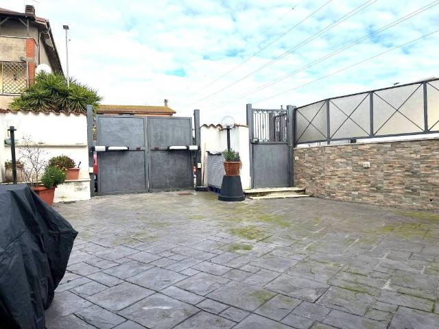 Villa Schiera in vendita a Monte Migliore, Roma Capitale