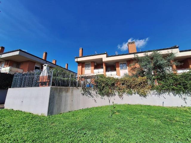 Villa Schiera in vendita a Colle del Sole, Roma Capitale