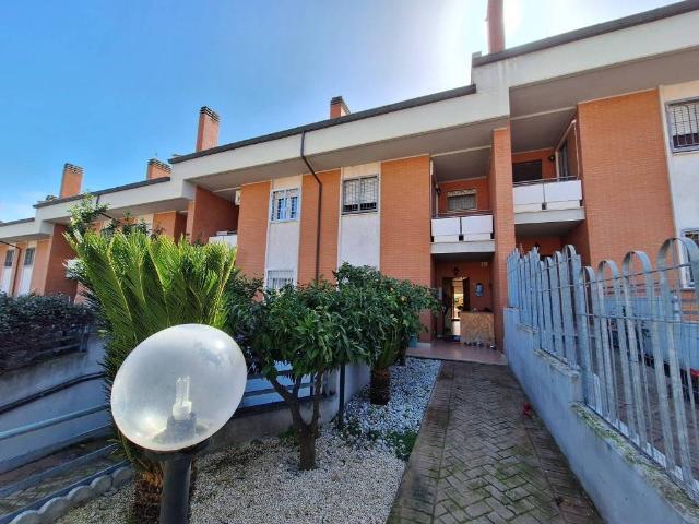 Villa Schiera in vendita a Colle del Sole, Roma Capitale