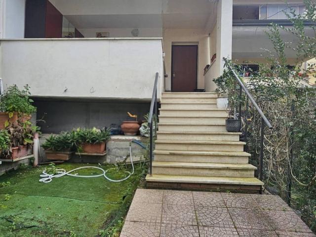 Villa Schiera in vendita a Casal Bernocchi, Roma Capitale