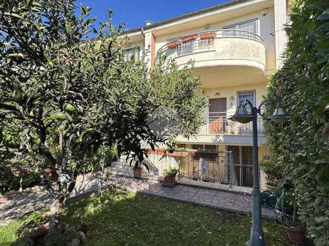 Villa Schiera in vendita a Municipio Roma IX, Roma Capitale