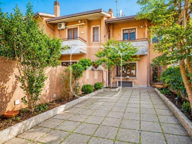 Villa Schiera in vendita a Ponte Linari, Roma Capitale