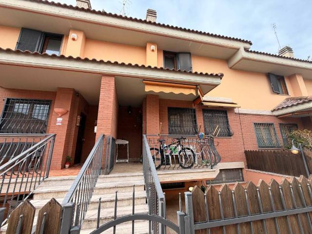 Villa Schiera in vendita a Finocchio, Roma Capitale