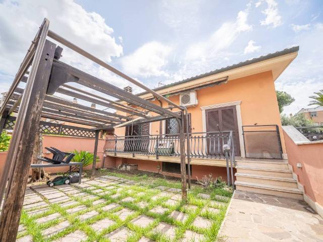 Villa Schiera in vendita a Finocchio, Roma Capitale