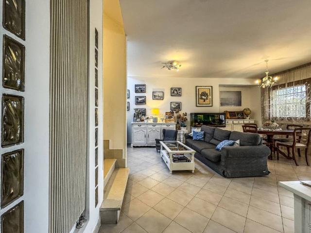 Villa Schiera in vendita a San Giorgio di Acilia, Roma Capitale