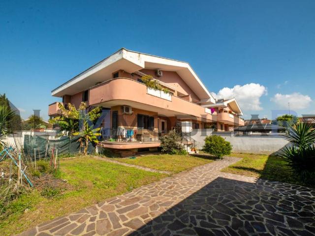 Villa Schiera in vendita a Municipio Roma X, Roma Capitale