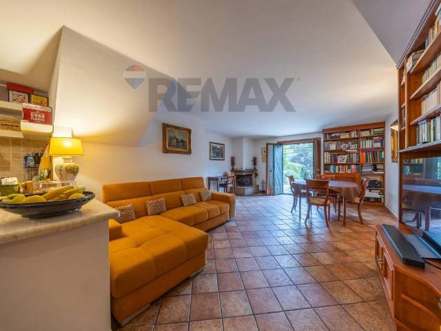 Villa Schiera in vendita a Casal Lumbroso, Roma