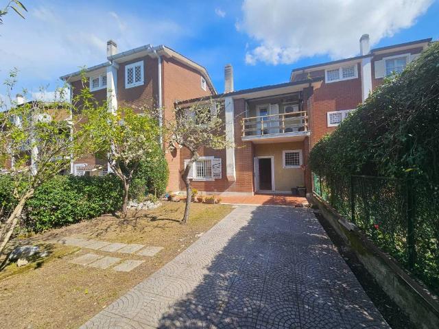 Villa Schiera in vendita a Municipio Roma X, Roma Capitale