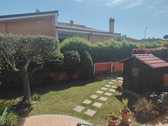Villa Schiera in vendita a Municipio Roma VII, Roma Capitale