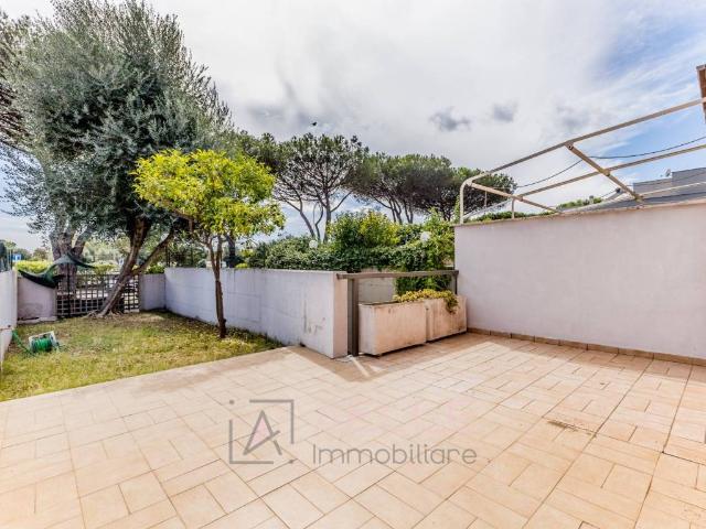 Villa Schiera in vendita a Acilia Sud, Roma