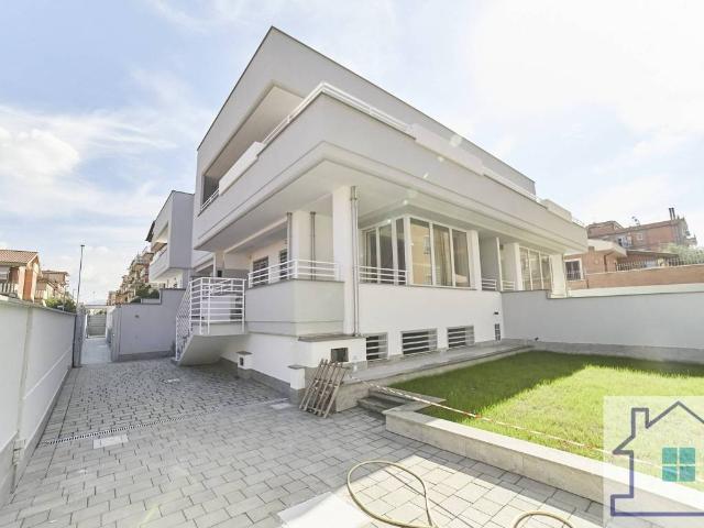 Villa Schiera in vendita a Villa Verde, Roma Capitale