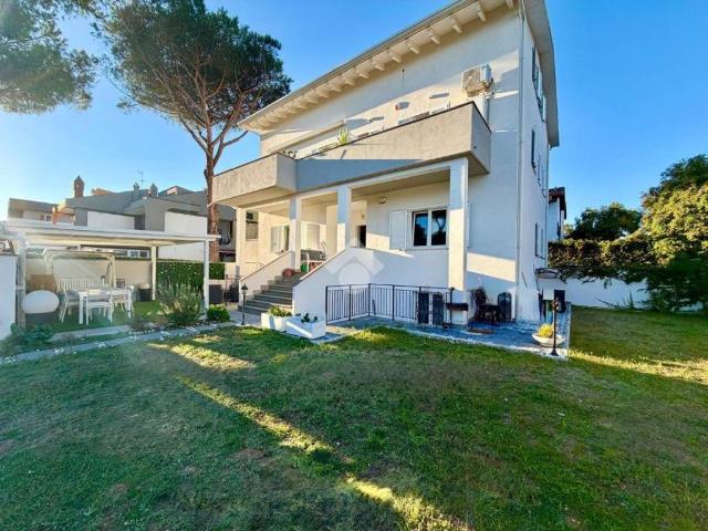 Villa Schiera in vendita a Axa, Montecompatri