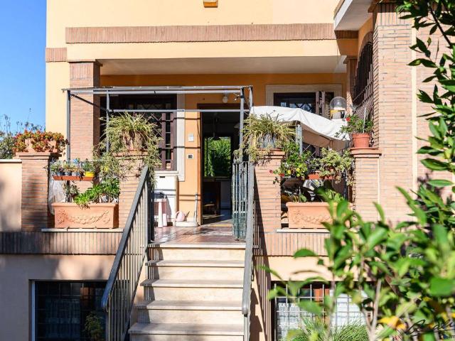 Villa Schiera in vendita a Municipio Roma VII, Roma Capitale