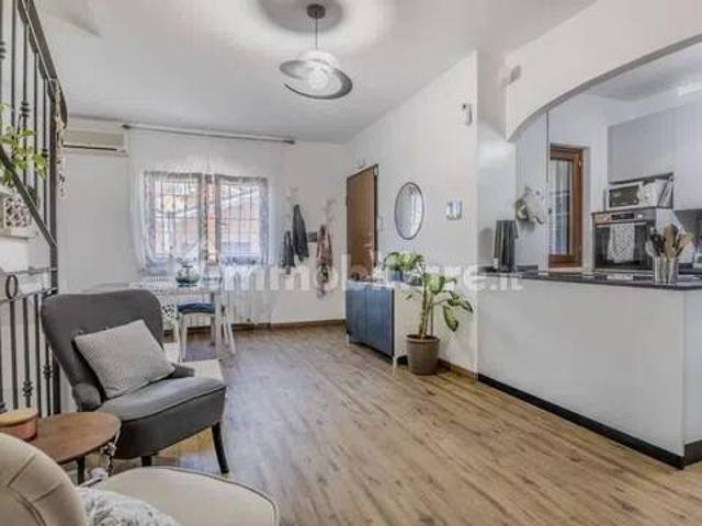Villa Schiera in vendita a Stagni di Ostia, Roma Capitale