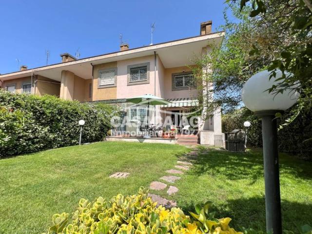 Villa Schiera in vendita a Casal Palocco, Montecompatri