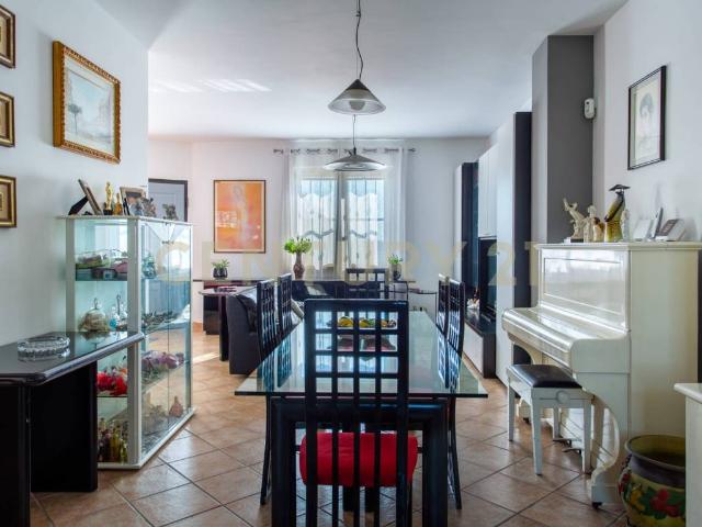 Villa Schiera in vendita a Cesano, Roma